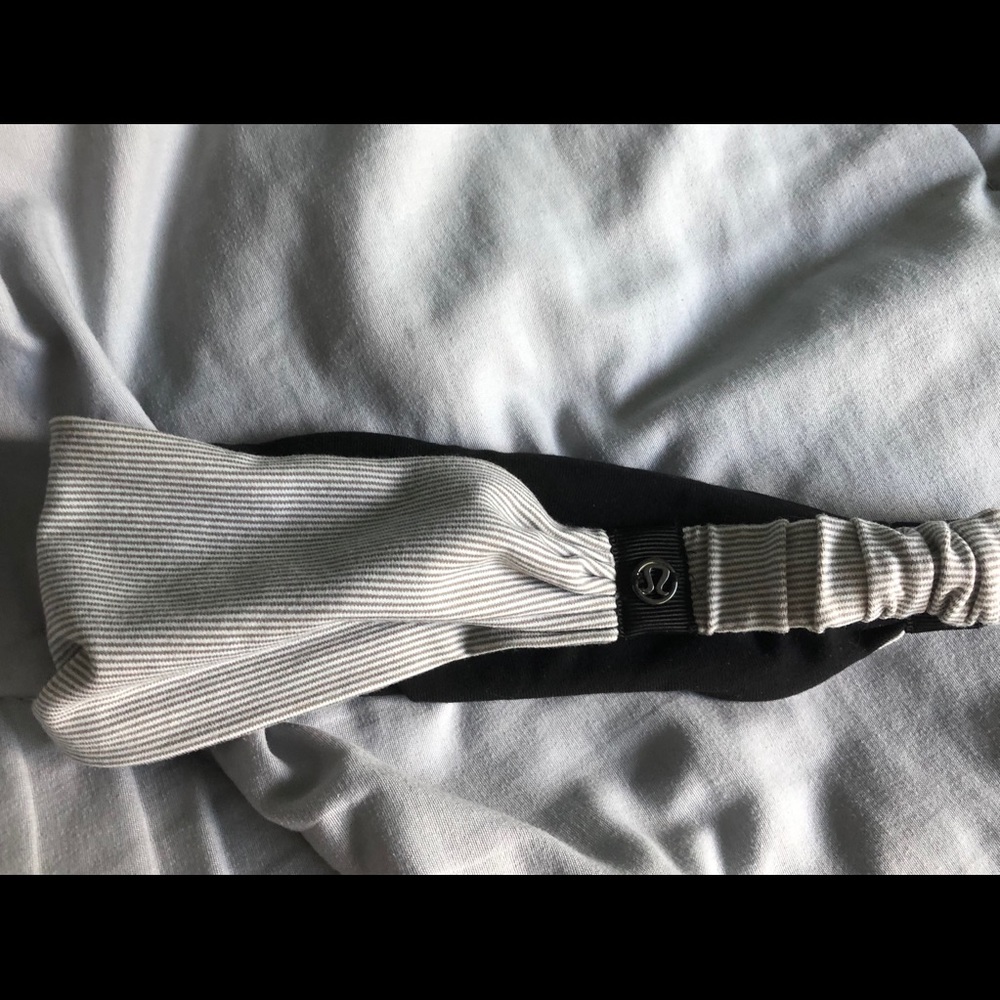 Reversible LULULEMON headband